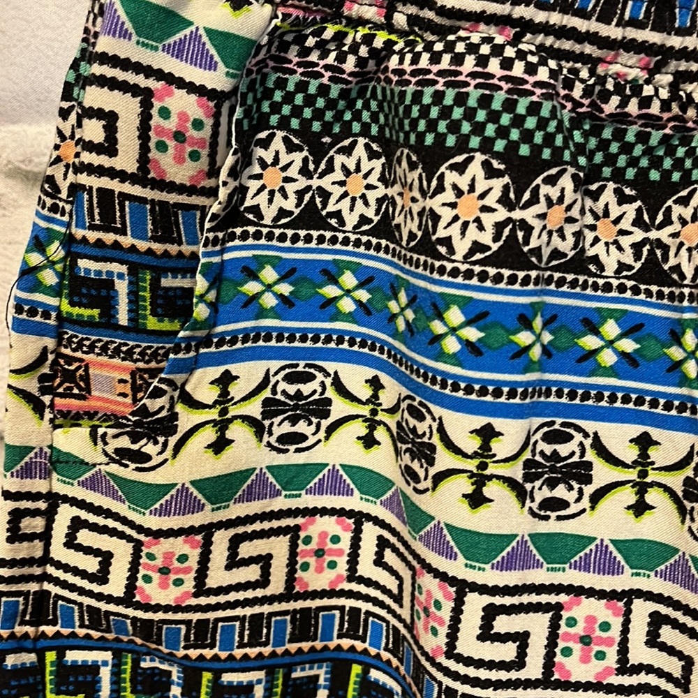 Geometric Bright Pattern Rayon Shorts - Picture 2 of 4